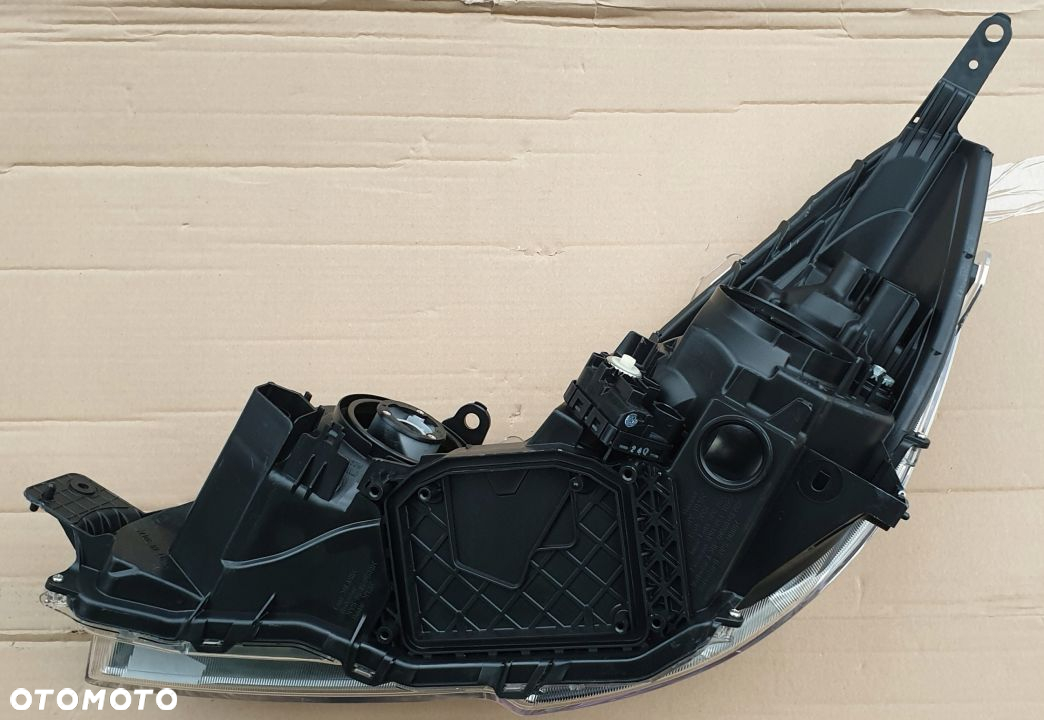 REFLEKTOR LAMPA PRAWA SUBARU LEGACY LIFT ZWYKŁA - 2
