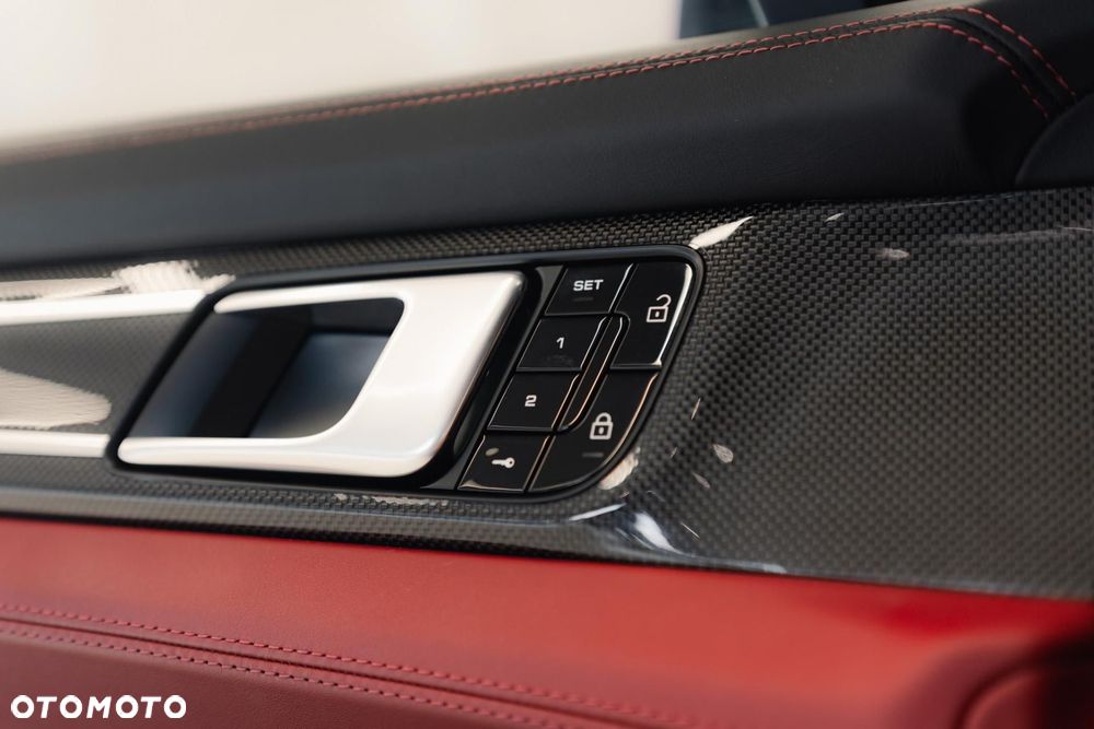 Porsche Panamera - 32