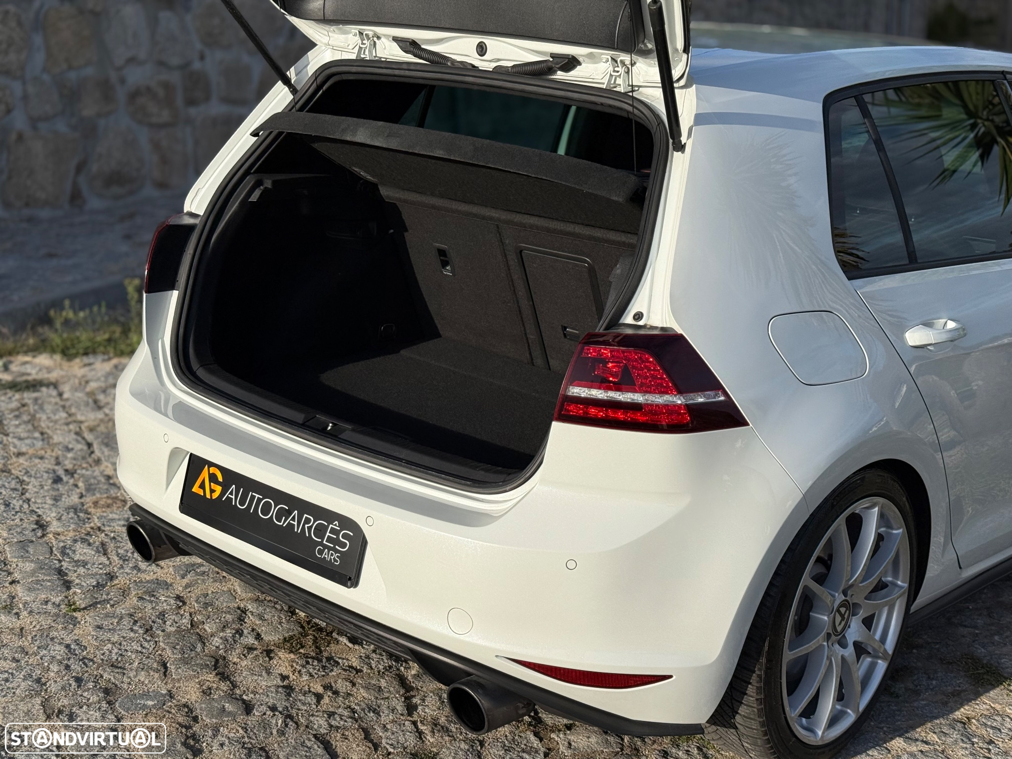 VW Golf 2.0 TSi GTi DSG Performance - 19