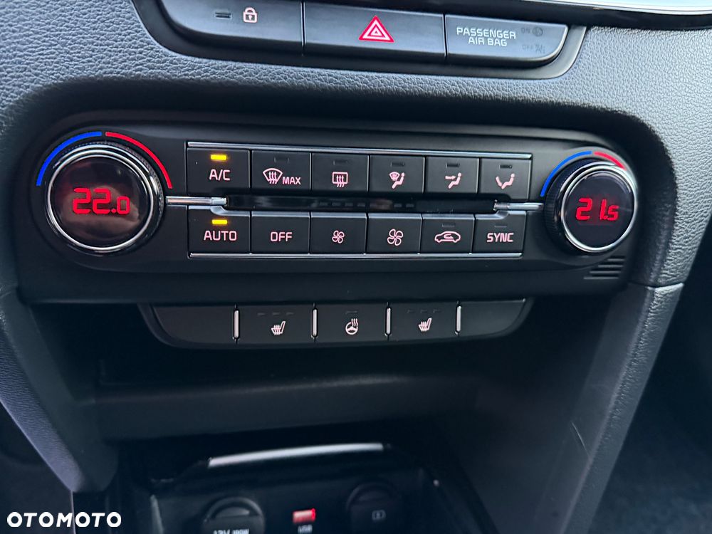 Kia Ceed 1.6 CRDi 136 ISG Dream-Team Edition - 17