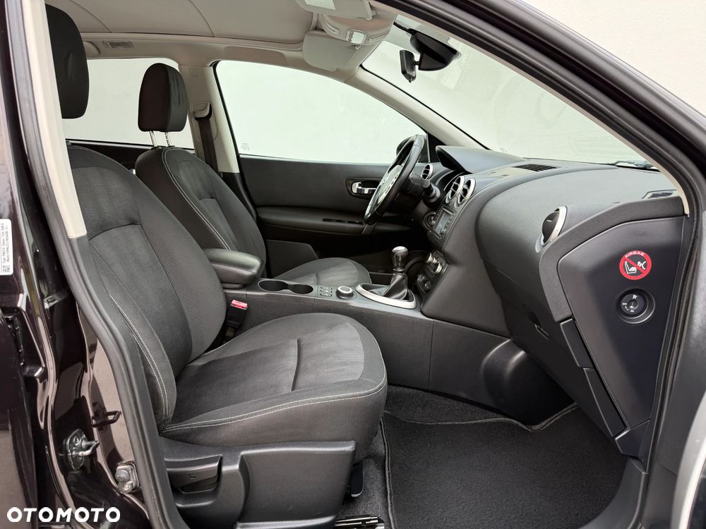 Nissan Qashqai - 25