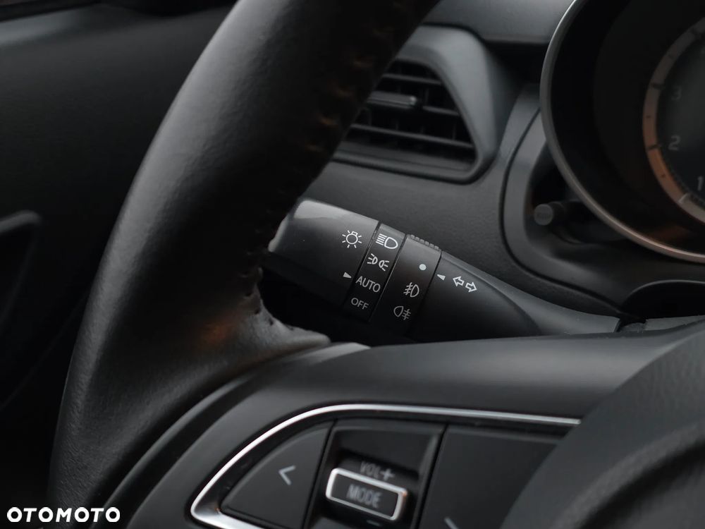 Suzuki Swift 1.2 SHVS Premium Plus - 9