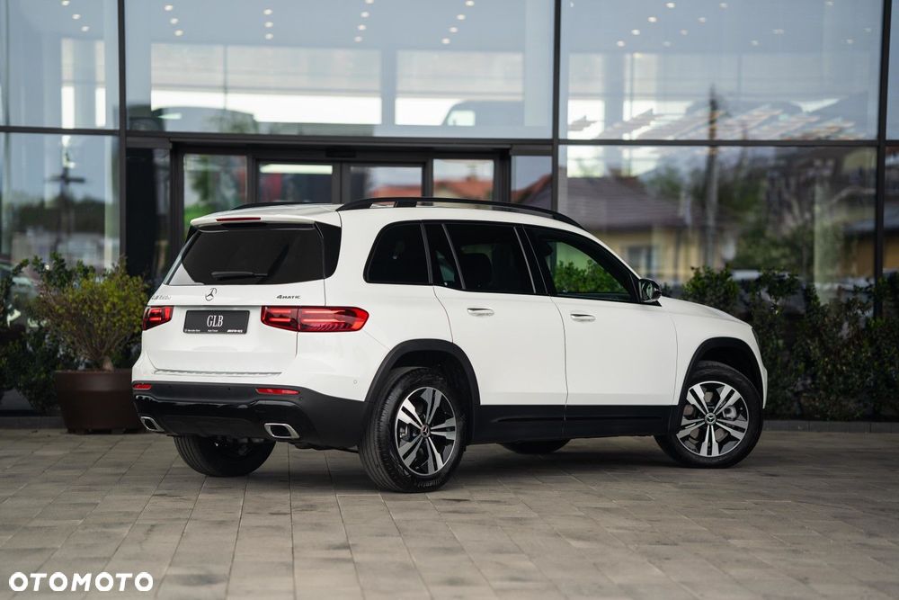 Mercedes-Benz GLB - 4