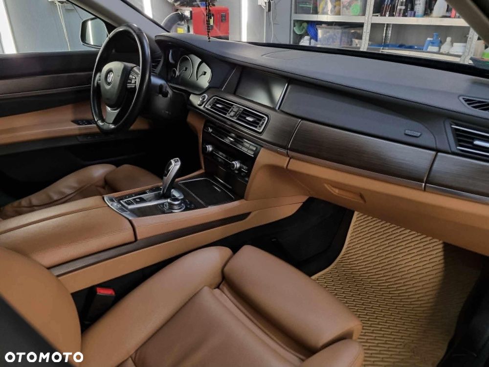 BMW Seria 7 740d xDrive - 4