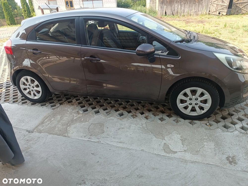 Kia Rio 1.4 L - 2