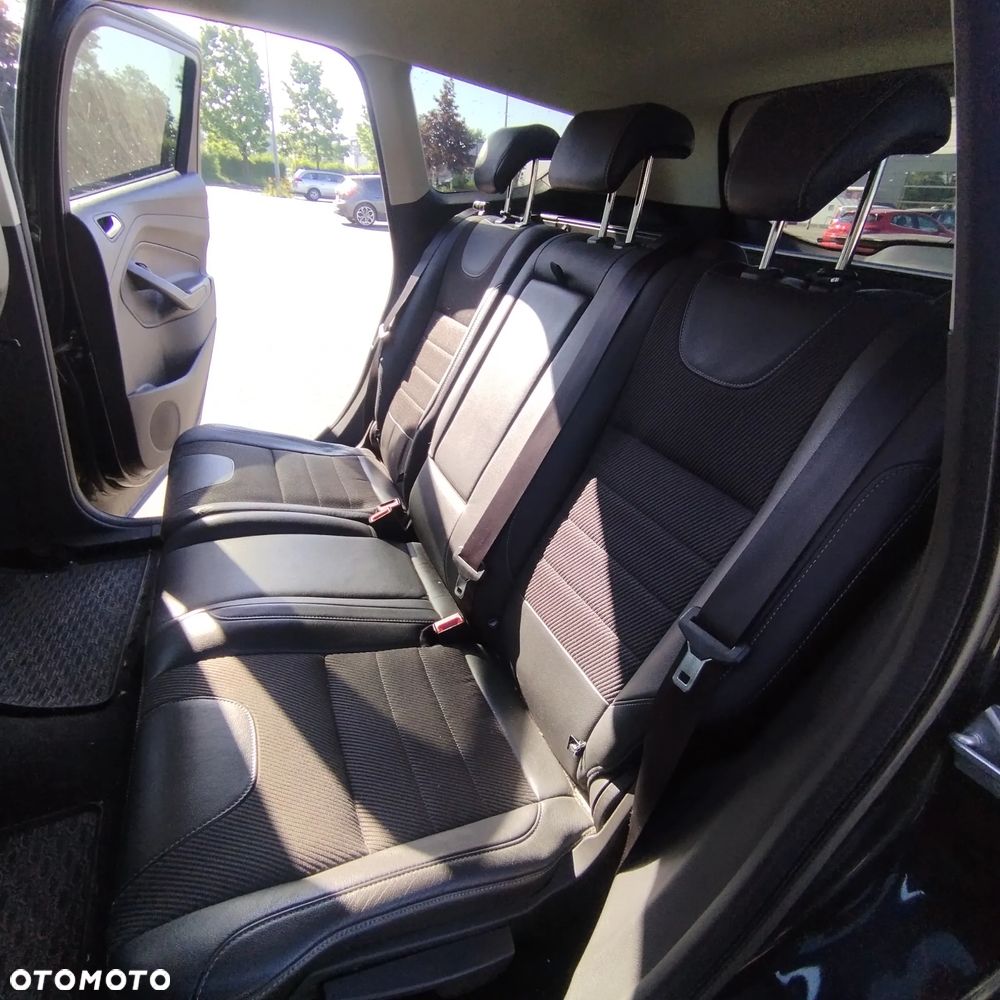 Ford Kuga - 31