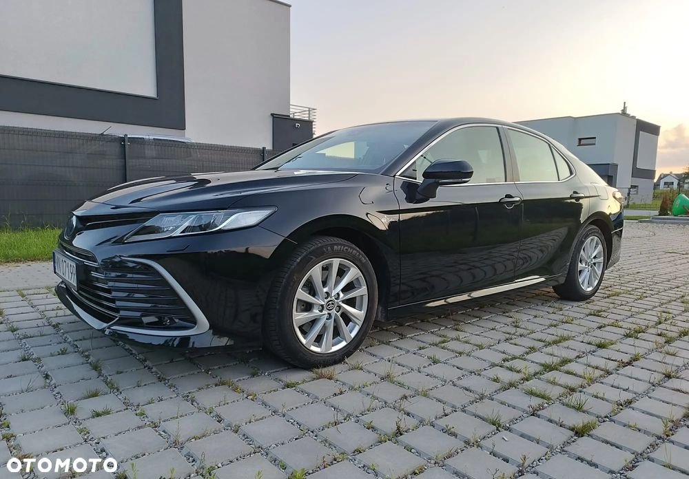 Toyota Camry 2.5 Hybrid Comfort CVT - 2