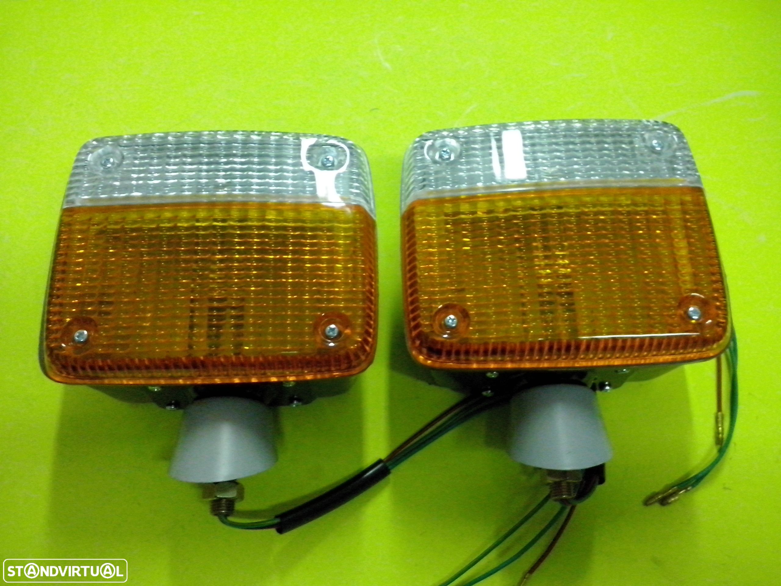 Farolim / Farolins da frente para o jipe Toyota Land Cruiser BJ40 NOVOS - 1