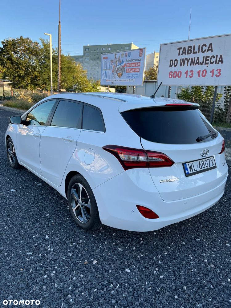 Hyundai i30 blue Kombi 1.6 GDi DCT Passion - 13