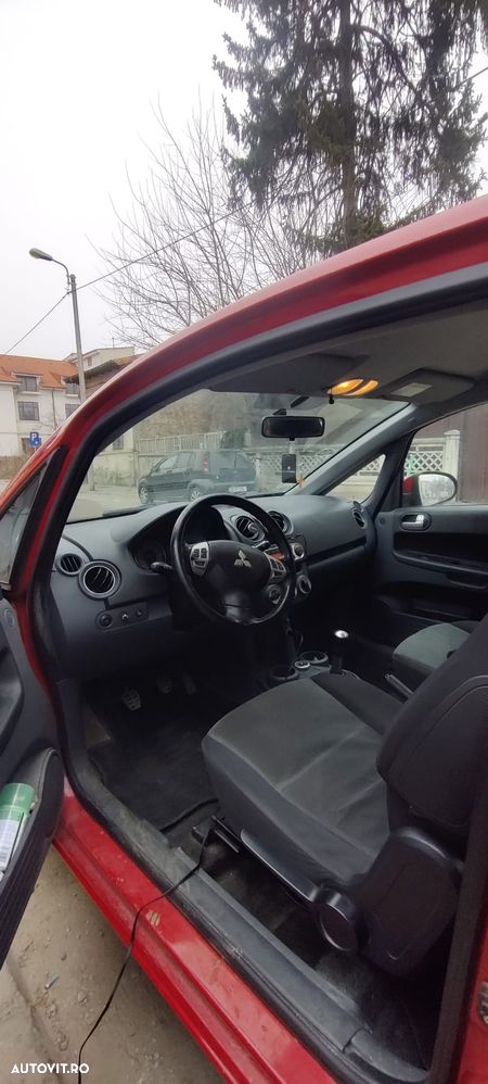 Mitsubishi Colt - 8