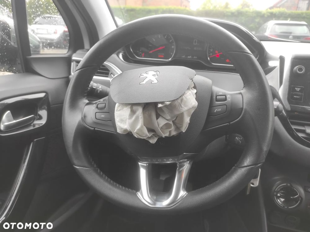 Peugeot 208 1.2 PureTech Style - 17