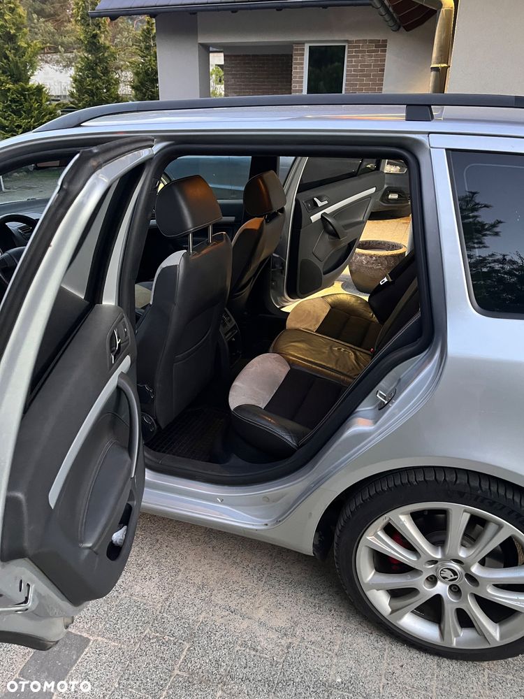Skoda Octavia 2.0 TDI DPF RS - 11