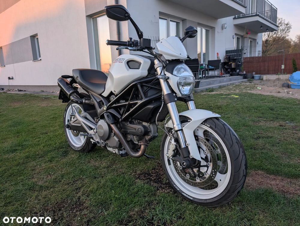 Ducati Monster - 23