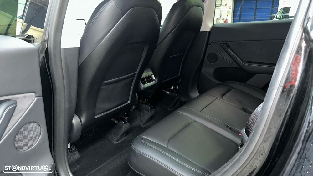 Tesla Model Y Performance Dual Motor AWD - 7