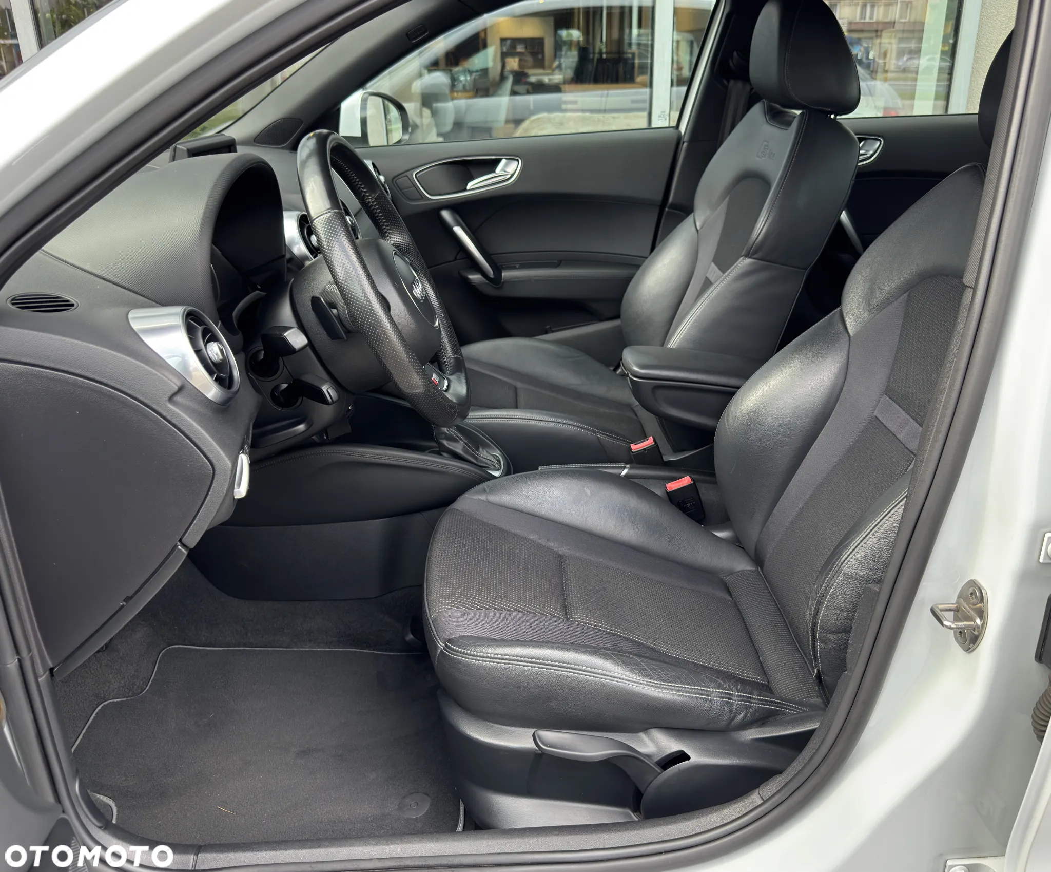 Audi A1 Sportback 1.4 TFSI S tronic S line Sportpaket - 17