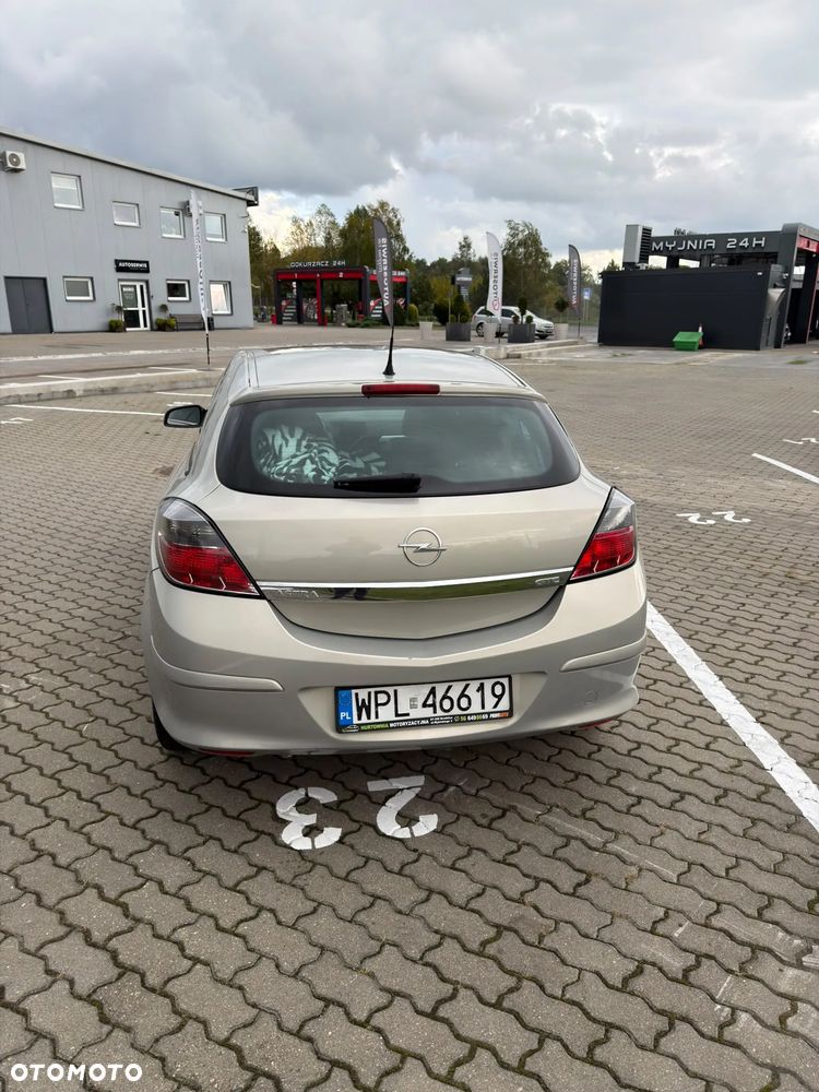 Opel Astra 2007 photo 2