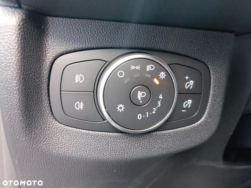 Ford Transit Courier - 25