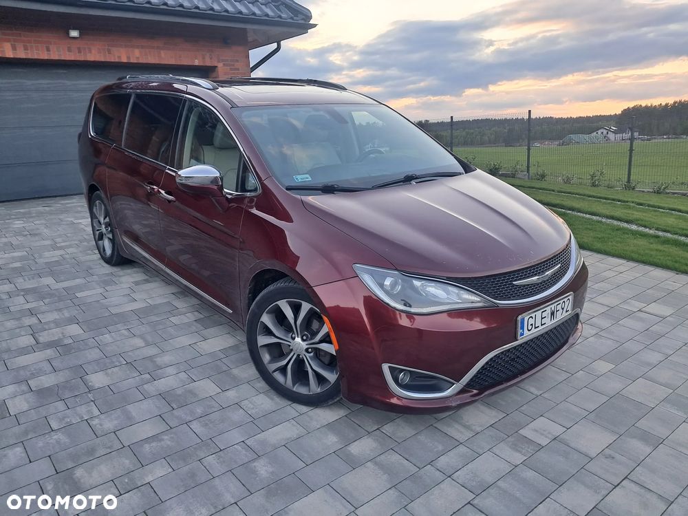 Chrysler Pacifica - 24