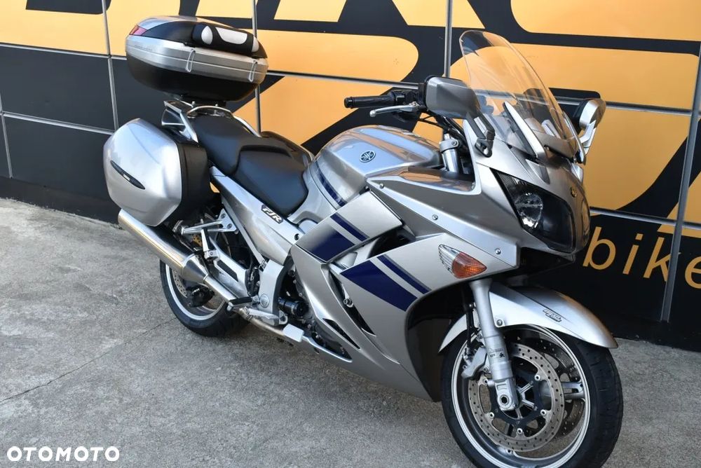 Yamaha FJR - 2