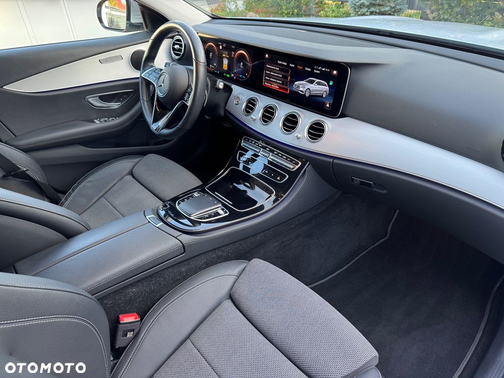 Mercedes-Benz Klasa E 220 d T 9G-TRONIC Avantgarde - 32