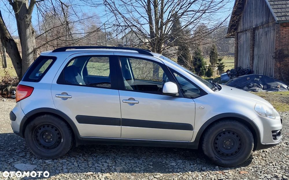 Suzuki SX4 1.6 Explore - 2