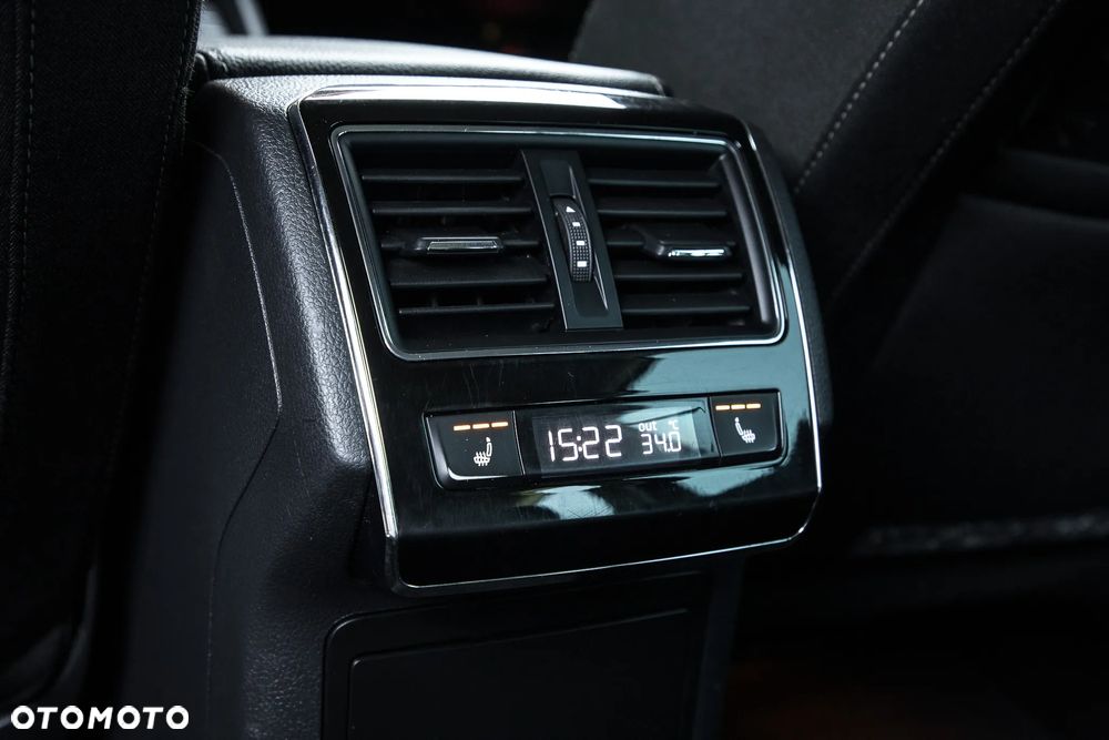 Skoda Superb 2.0 TDI Sportline - 31