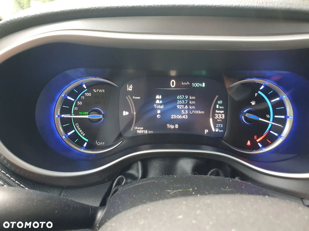 Chrysler Pacifica - 13