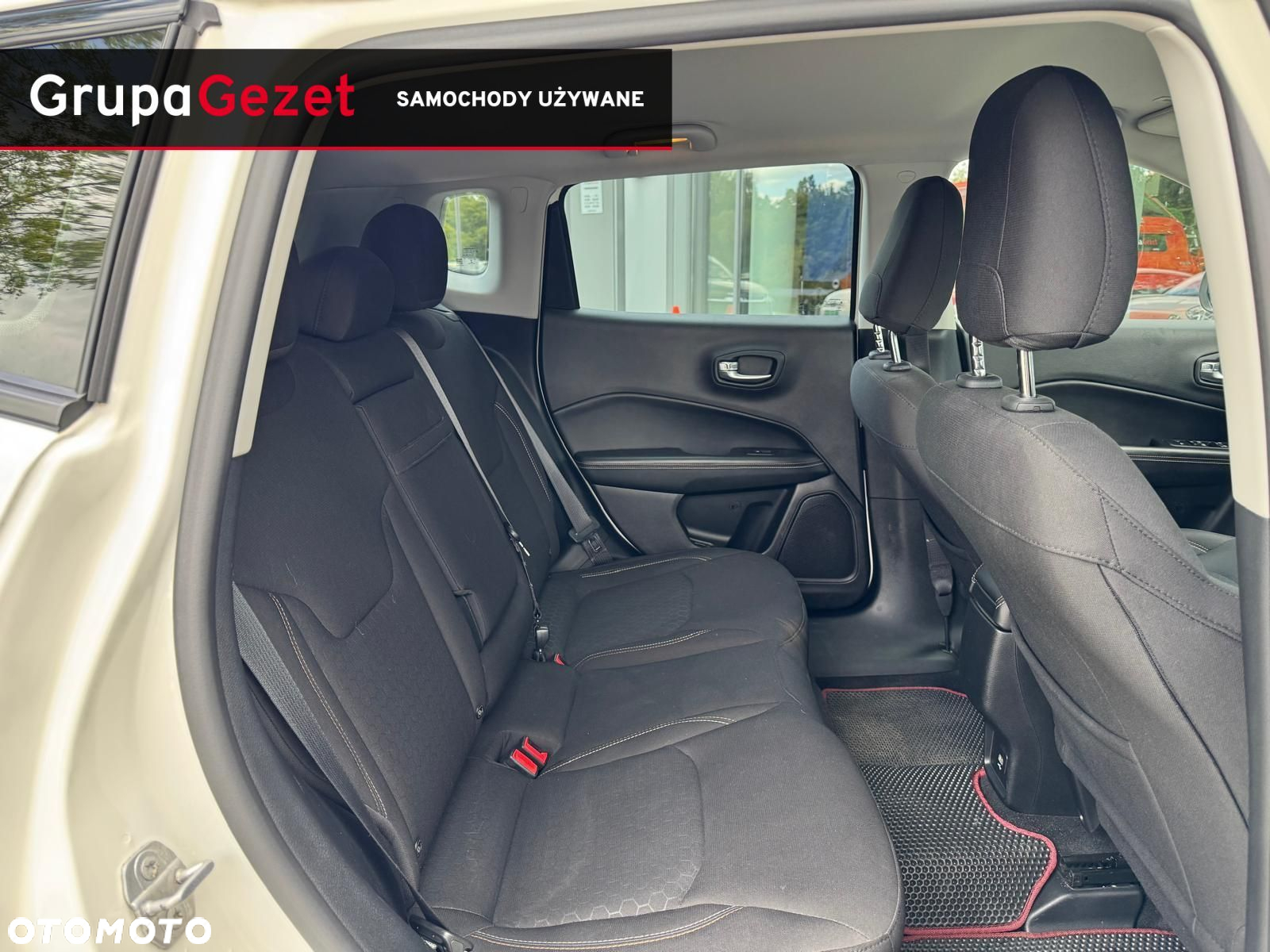 Jeep Compass - 15