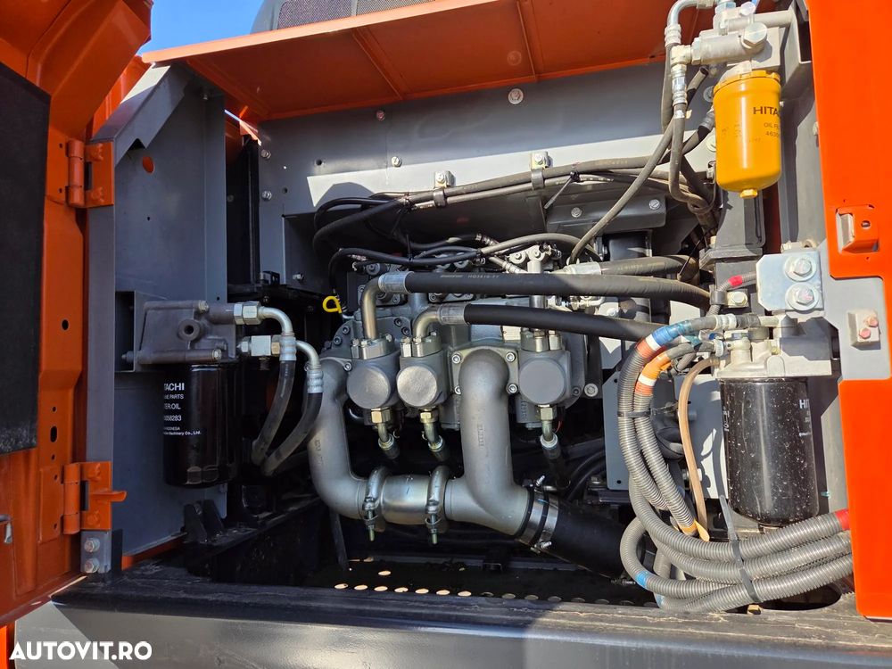 Hitachi ZX250LC-6, 2020, 4.294h, 28t, cupa NOUA 1,55mc, lant 95% bun doar 136h mars, Consum mediu 11l/h, 3 pompe hidr HITACHI, produs in JAPOANIA, inst picon pe brate, camera spate si laterale, Ad sapare 7,5m, posibil leasing, CA NOU-PROMOTIE 106.900 Eur - 29