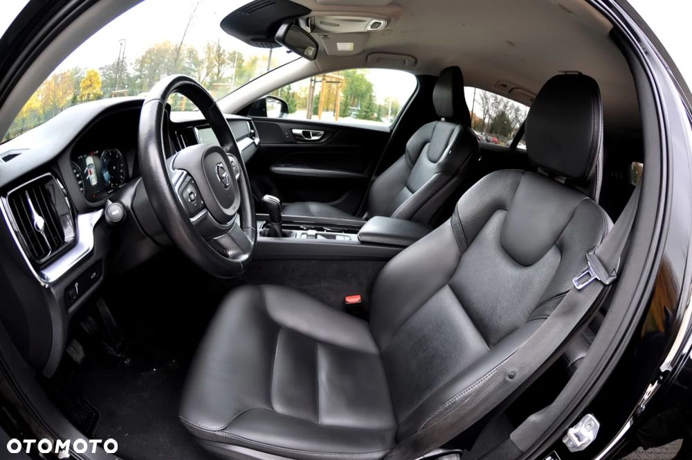Volvo V60 D3 Momentum Pro - 20