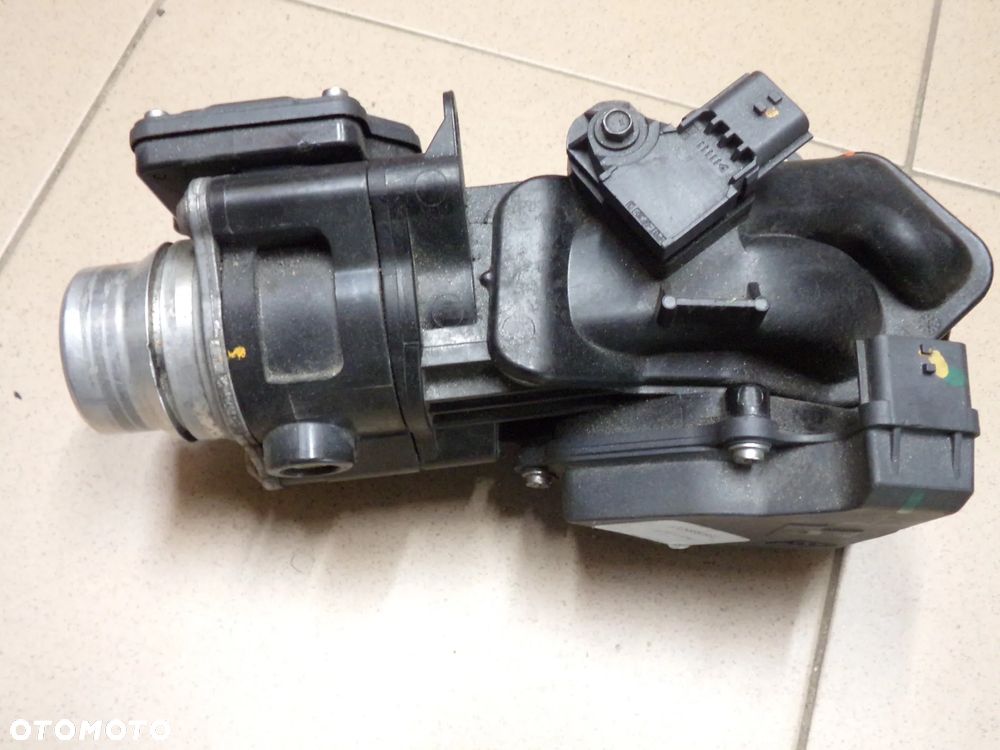Przepustnica renault Trafic Opel Vivaro Nissan Juke Mercedes W447  A2C53350932 - 2
