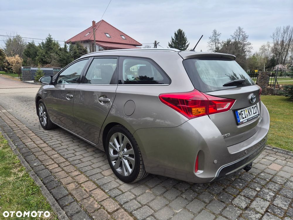 Toyota Auris 1.8 HSD Luna - 3