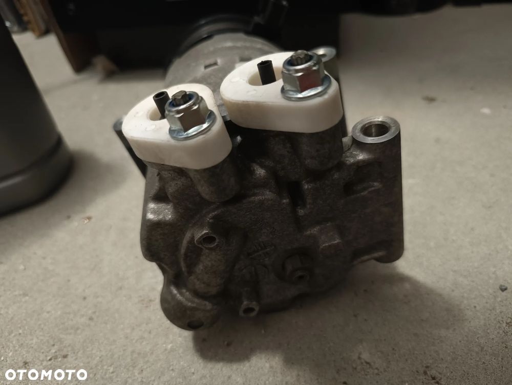 Kompresor klimatyzacji Volvo V40 1.6 benzyna 14- 31404441 - 2