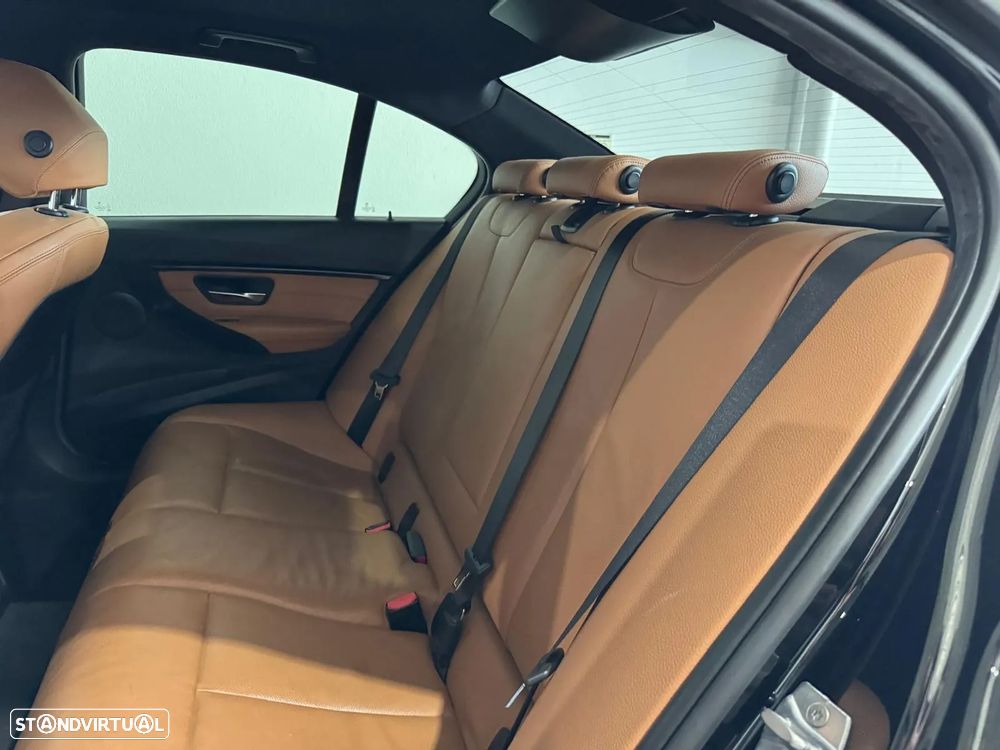 BMW 330 e iPerformance Pack M - 16