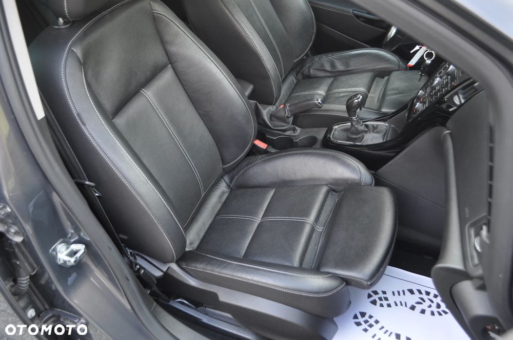 Opel Astra 1.4 Turbo Exklusiv - 22