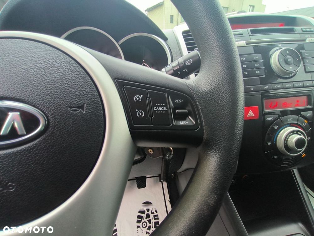 Kia Venga - 10