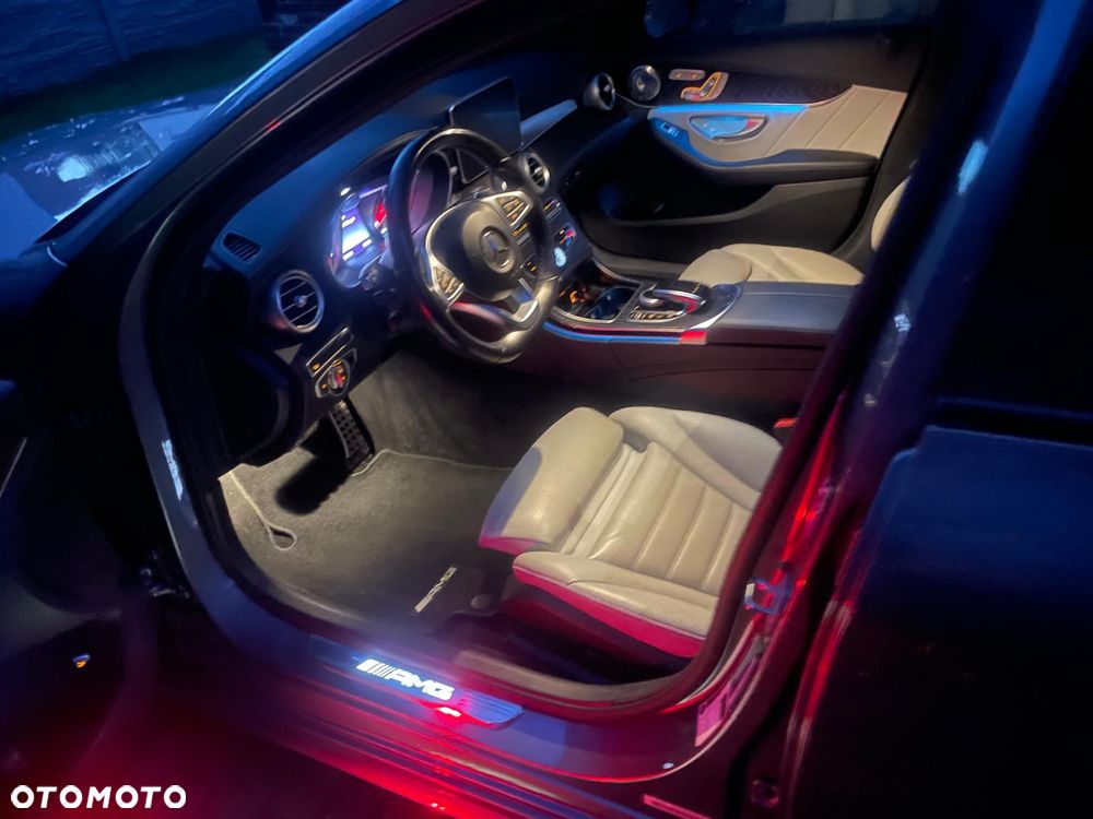 Mercedes-Benz Klasa C AMG 43 4-Matic - 16