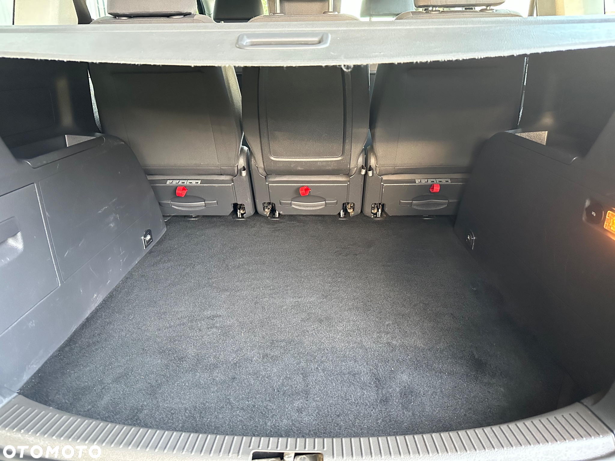 Volkswagen Touran 2.0 TDI Highline - 11