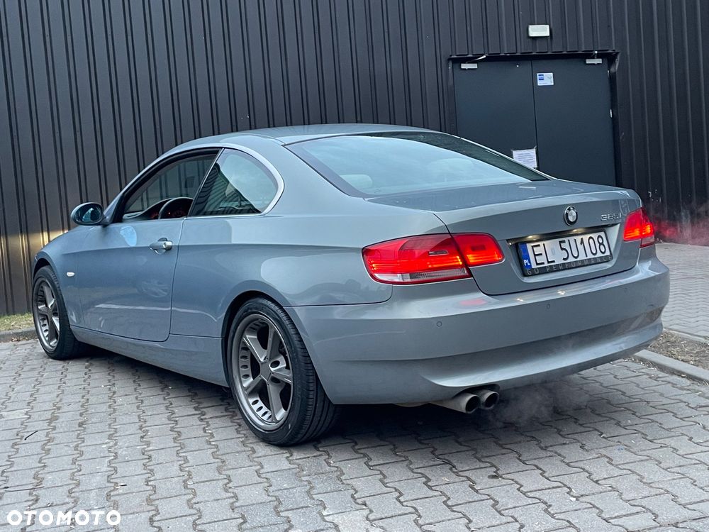 BMW Seria 3 325i M Sport Edition - 23