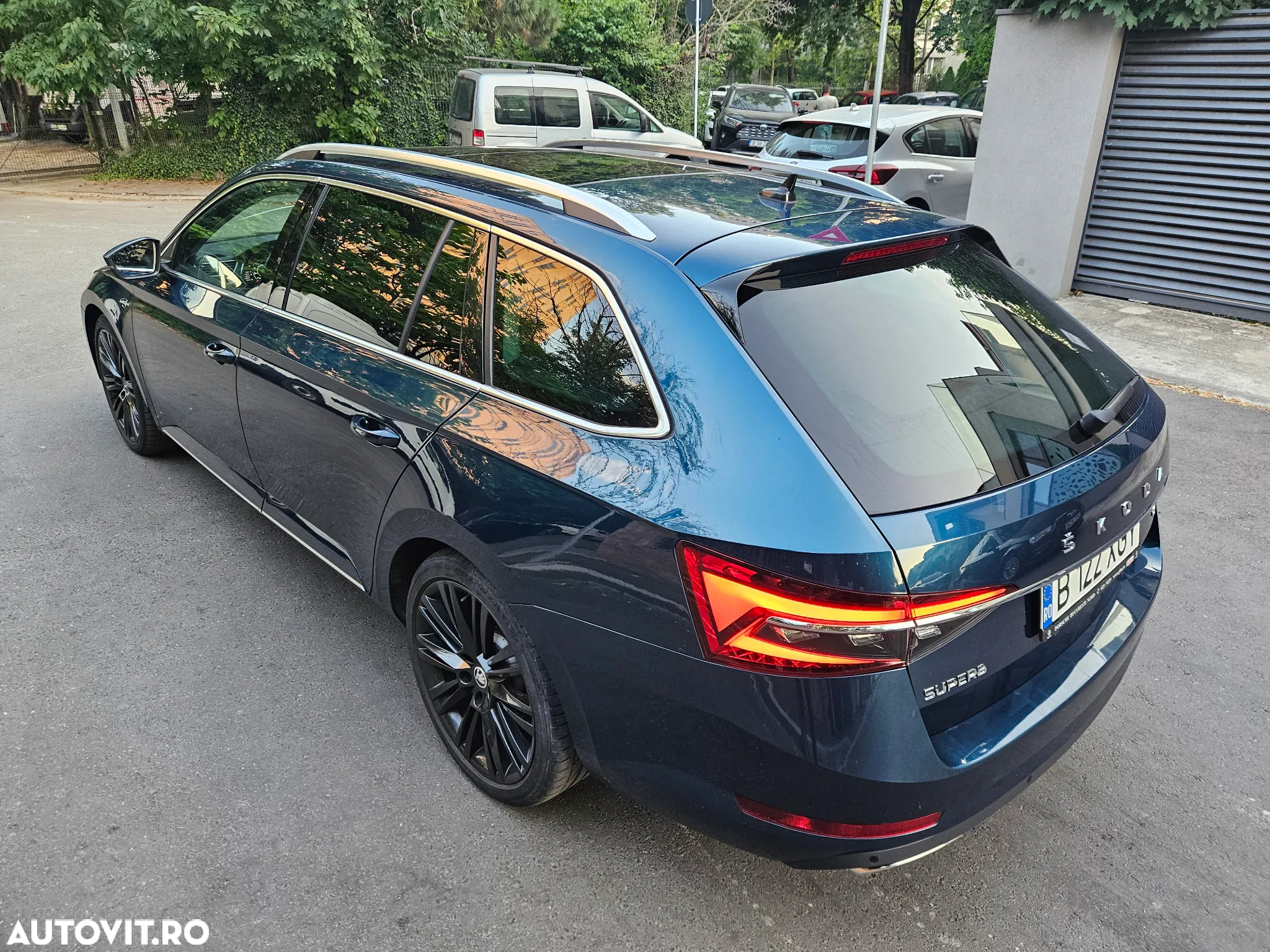 Skoda Superb 2.0 TSI 4X4 DSG Laurin & Klement - 9