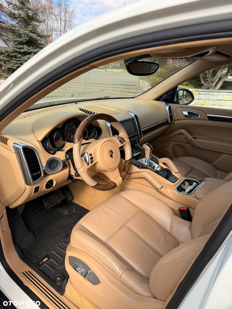 Porsche Cayenne - 16