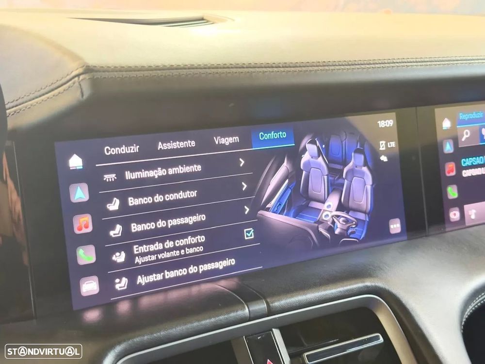 Porsche Taycan 4S - 36