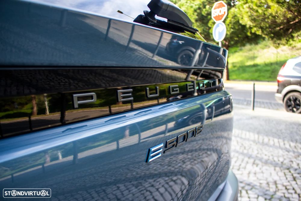 Peugeot E-5008 GT - 12