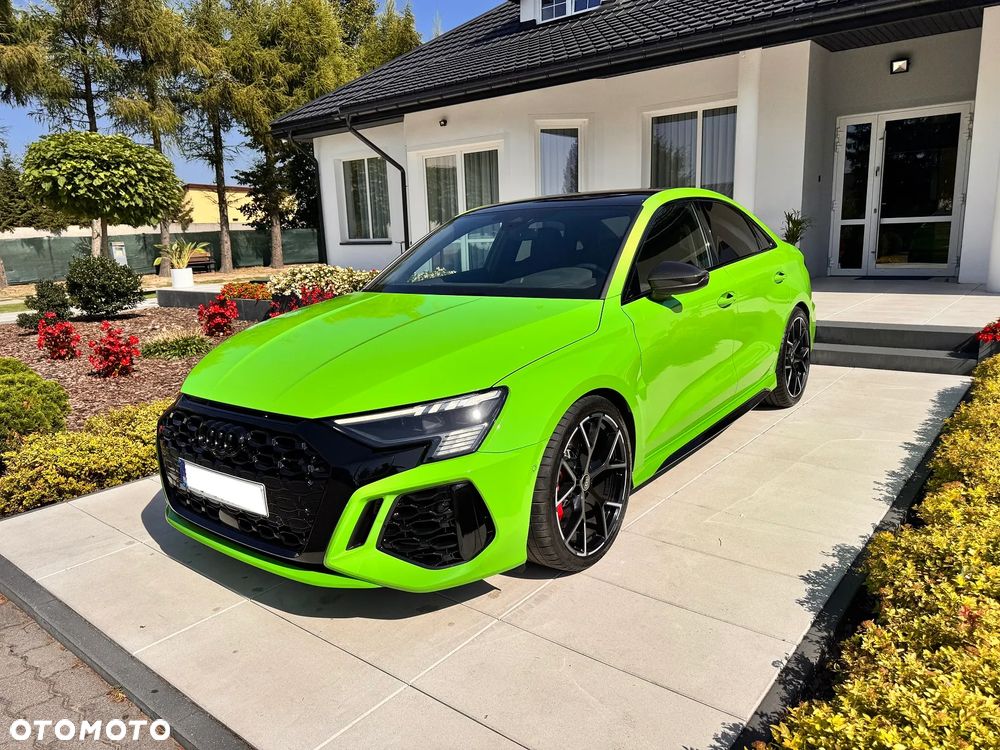 Audi RS3 Limousine - 1