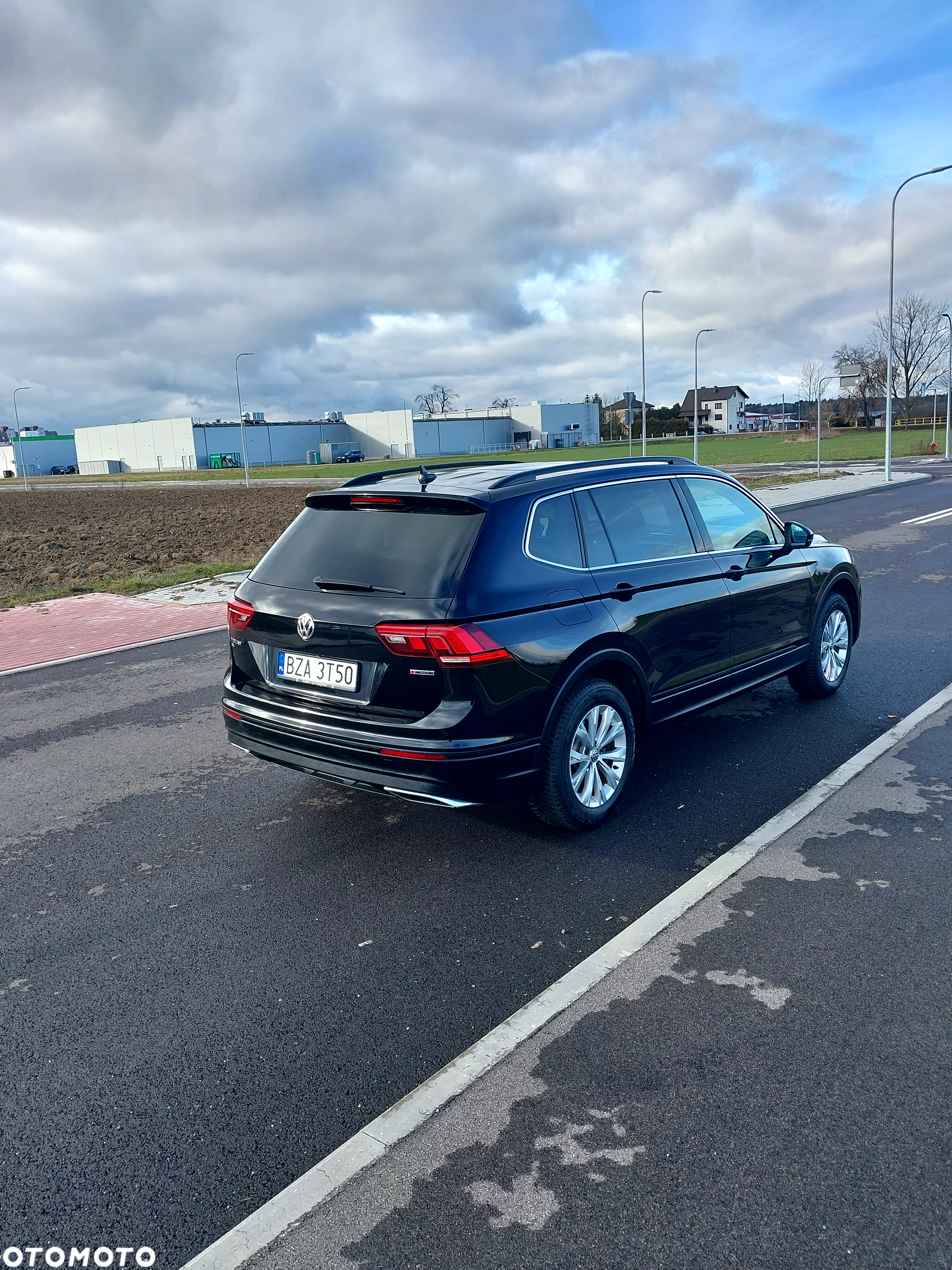 Volkswagen Tiguan - 12