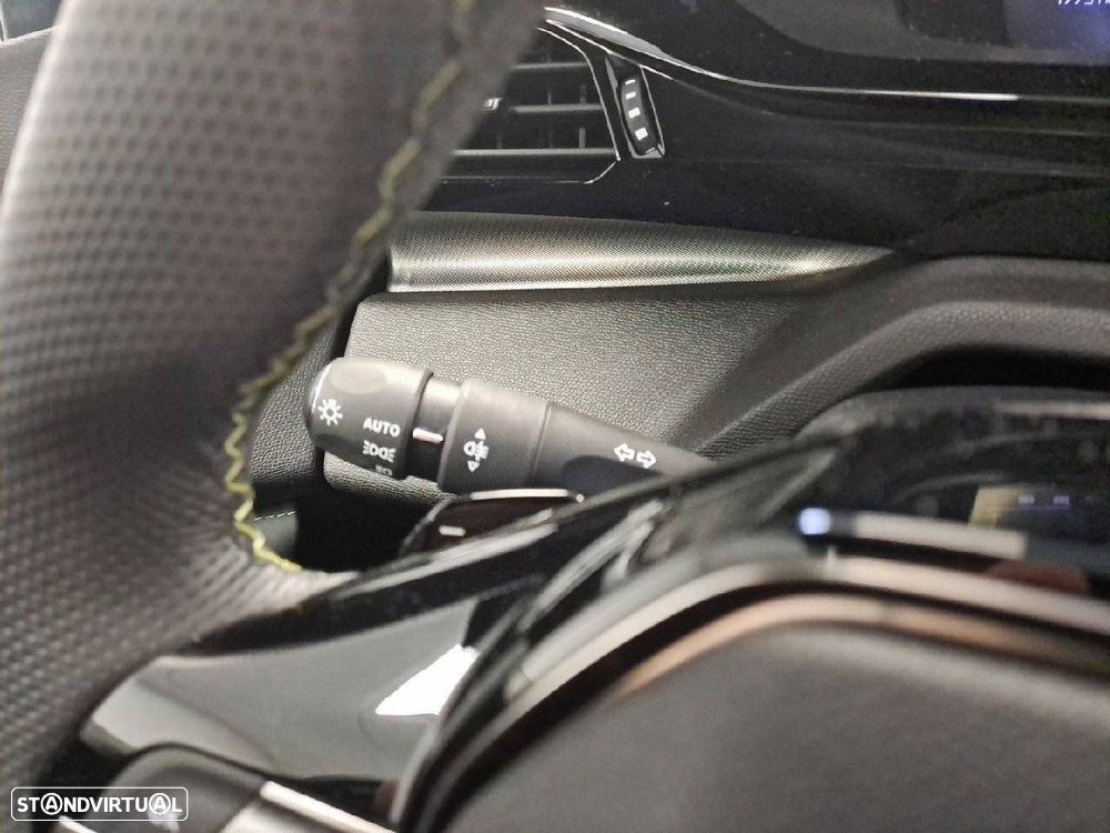 Peugeot 408 1.2 PureTech GT EAT8 - 14