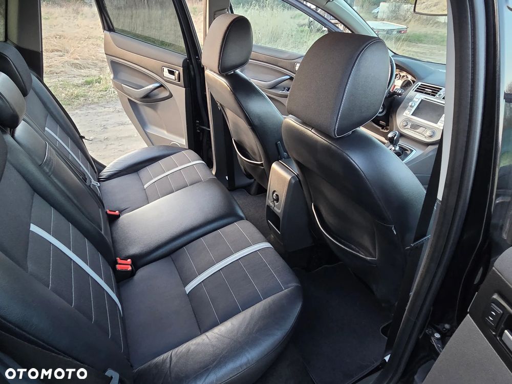 Ford Kuga 2.0 TDCi 4x4 Titanium - 21