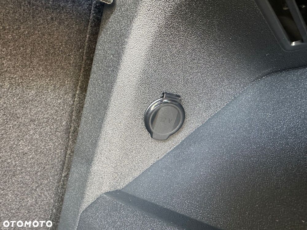 Volkswagen Tiguan - 32