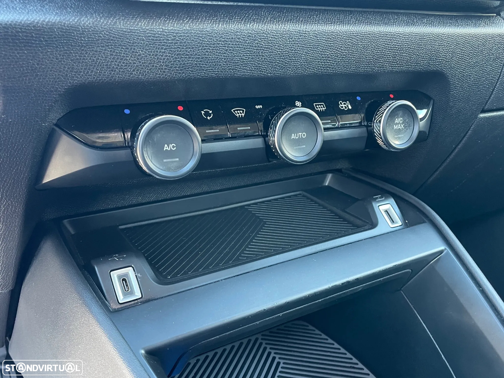 Citroën C4 PureTech 130 Stop&Start EAT8 FEEL PACK - 26