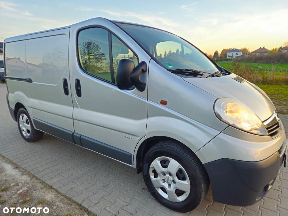Opel VIVARO 2.0 cdti KLIMATYZACJA - 26